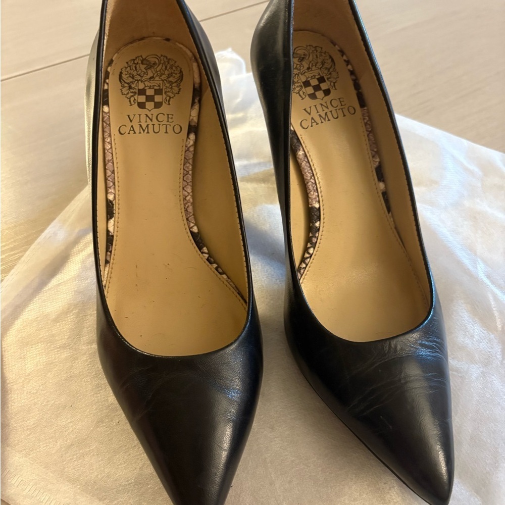 Vince‎ Camuto Black Leather Heels
